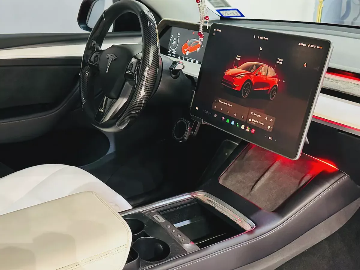 TESLA MODEL Y 2023 LONG RANGE WITH EXTRA ACCESSORIES GCC MAP INSTALL-16-16