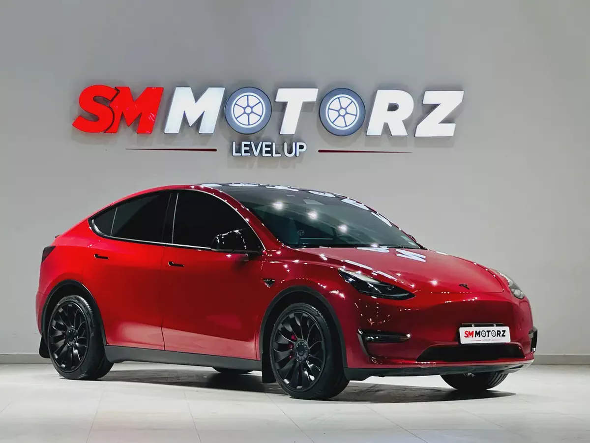 TESLA MODEL Y 2023 LONG RANGE WITH EXTRA ACCESSORIES GCC MAP INSTALL