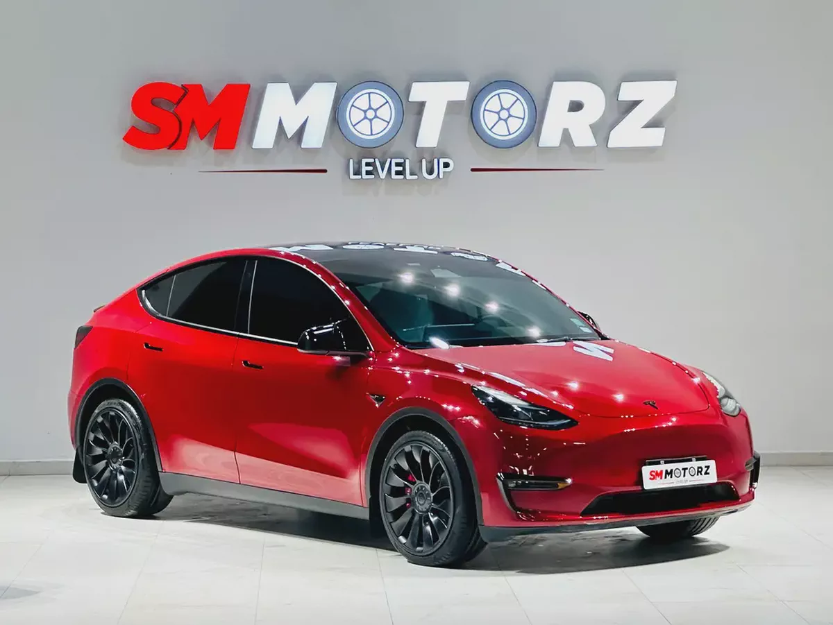 TESLA MODEL Y 2023 LONG RANGE WITH EXTRA ACCESSORIES GCC MAP INSTALL-1-1