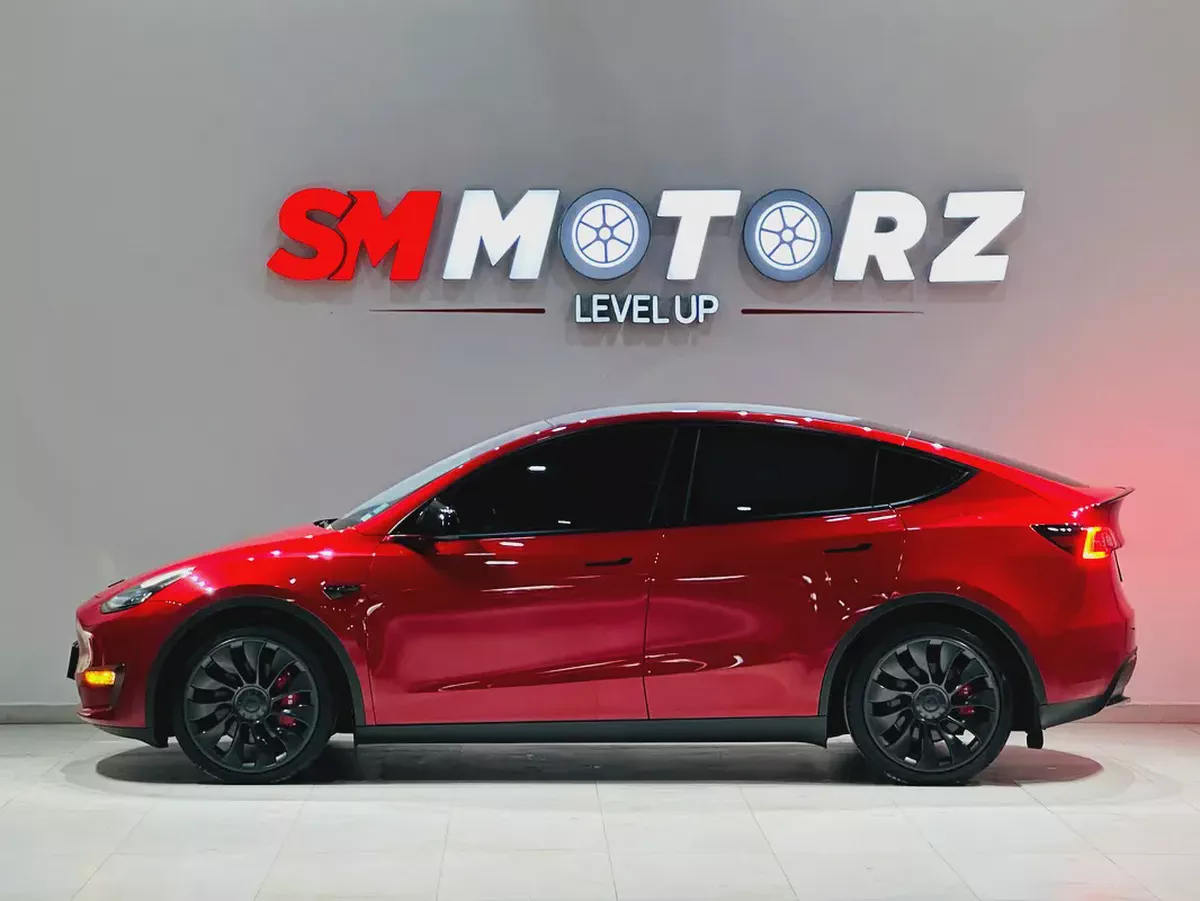 TESLA MODEL Y 2023 LONG RANGE WITH EXTRA ACCESSORIES GCC MAP INSTALL-4-4