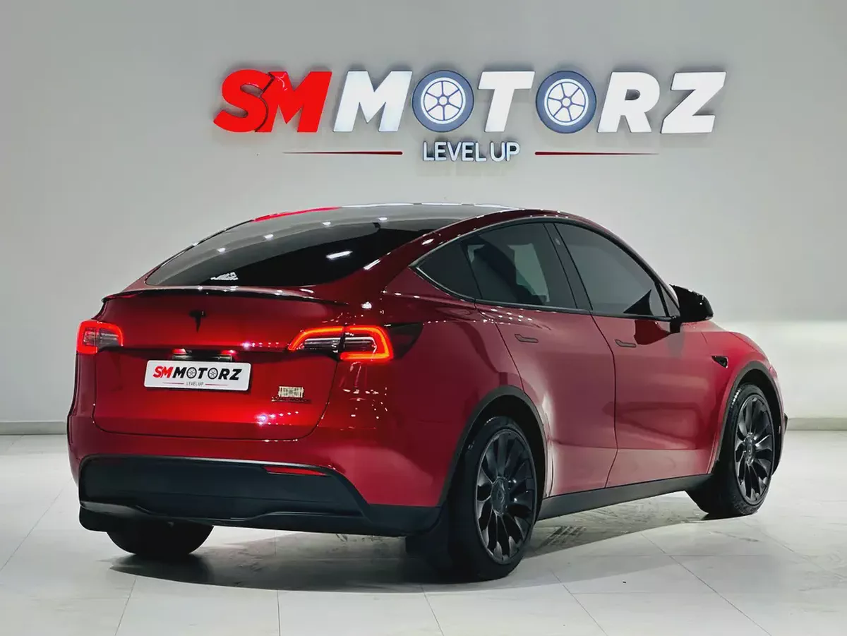 TESLA MODEL Y 2023 LONG RANGE WITH EXTRA ACCESSORIES GCC MAP INSTALL-5-5