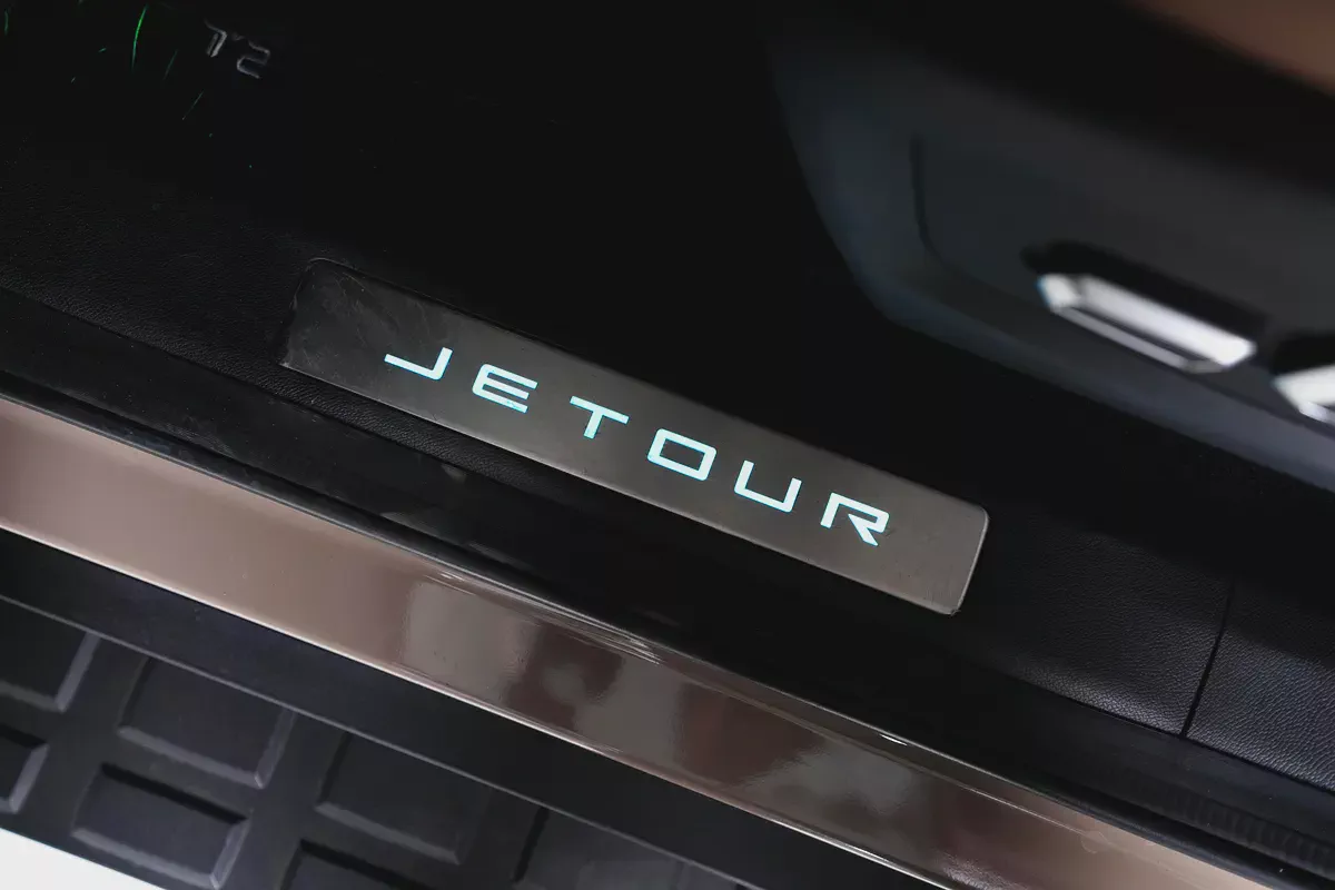 Jetour T2-XWD-Luxury plus-Full Options-low Mileage-GCC-warranty till 2035-service package till 2028-17-17