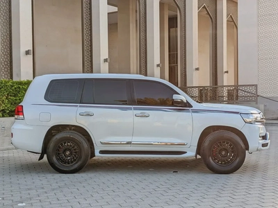 TOYOTA LAND CRUISER 2008 FACELIFTED 2021 VXR GCC IN EXCELLENT CONDITION-11