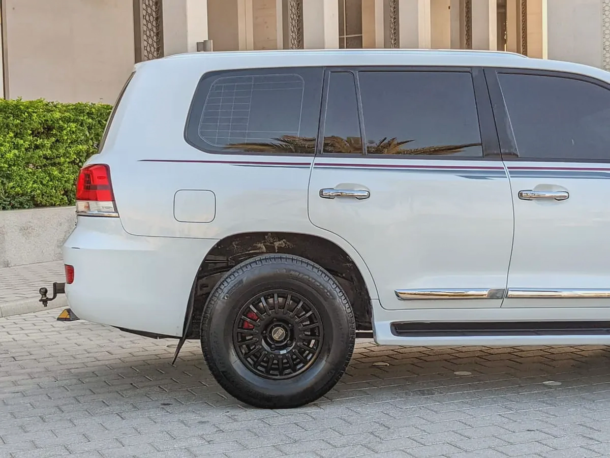 TOYOTA LAND CRUISER 2008 FACELIFTED 2021 VXR GCC IN EXCELLENT CONDITION