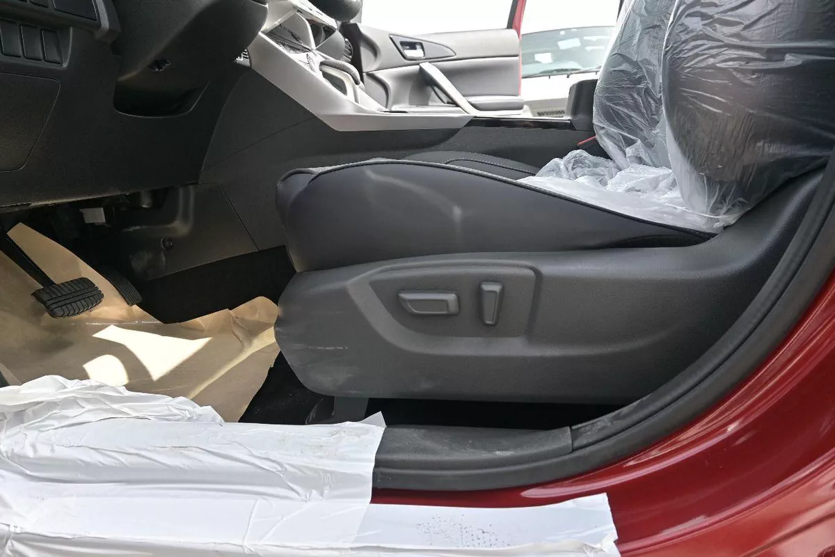 2026 Mitsubishi Eclipse Cross – Red SUV with Black Interior-8-8