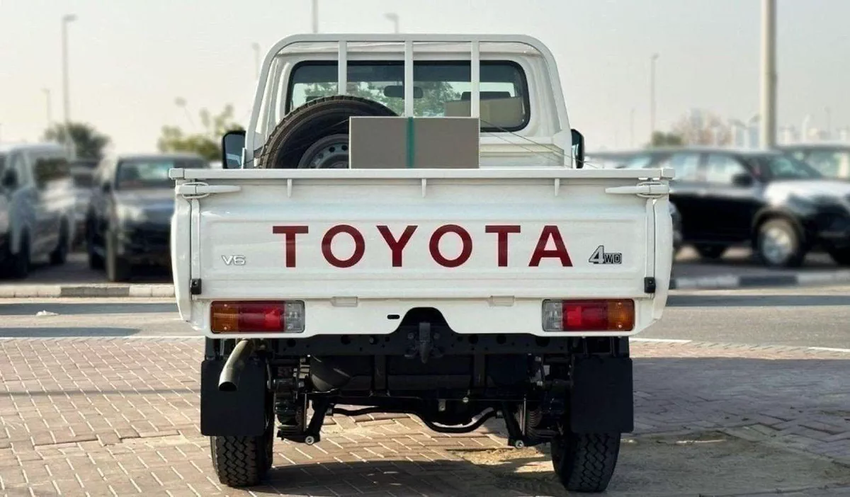Toyota Land Cruiser Pick Up Toyota Land Cruiser Pick up LC79 SC 4.2L Diesel MY2025 V6 0KM-5-0