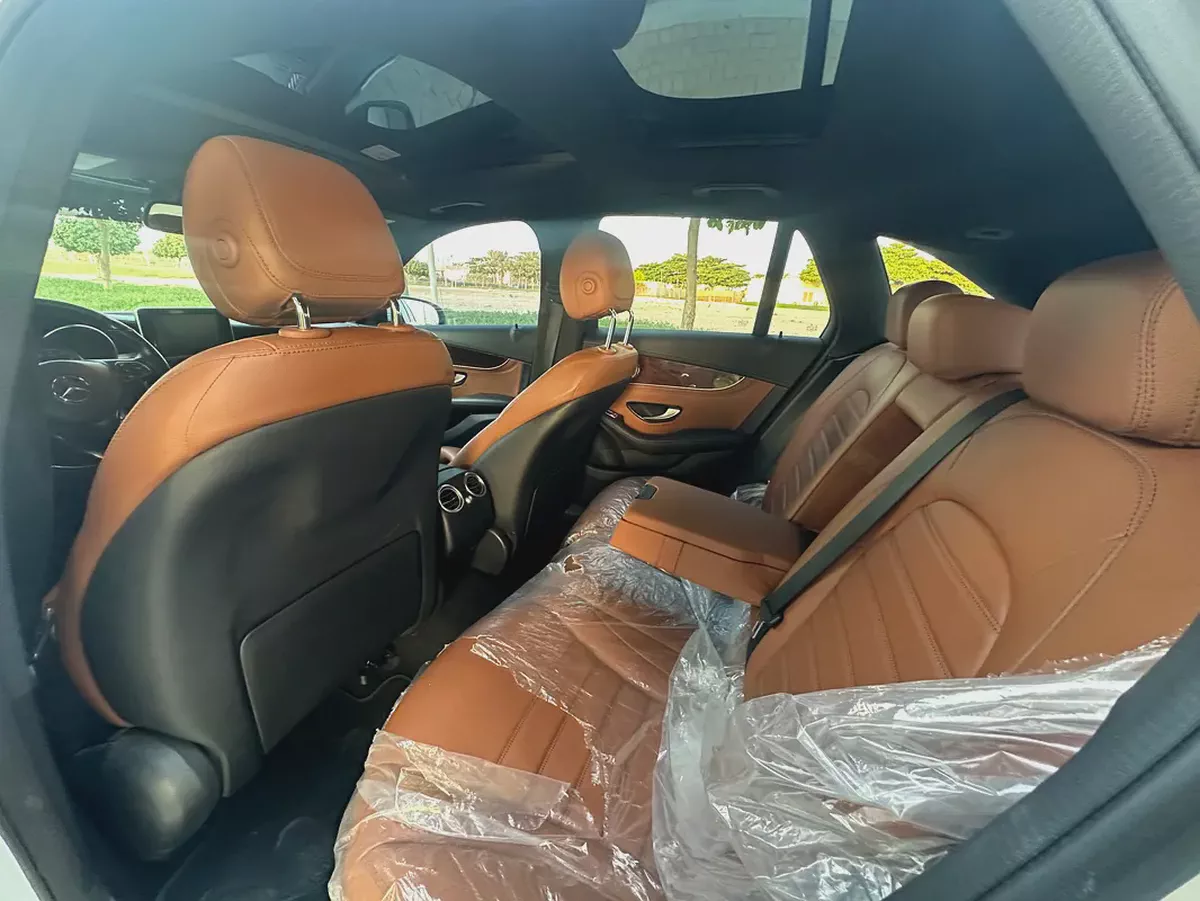 Mercedes-Benz GLC 300 4MATIC 2019 - American Specs - GCC Resale-10-10