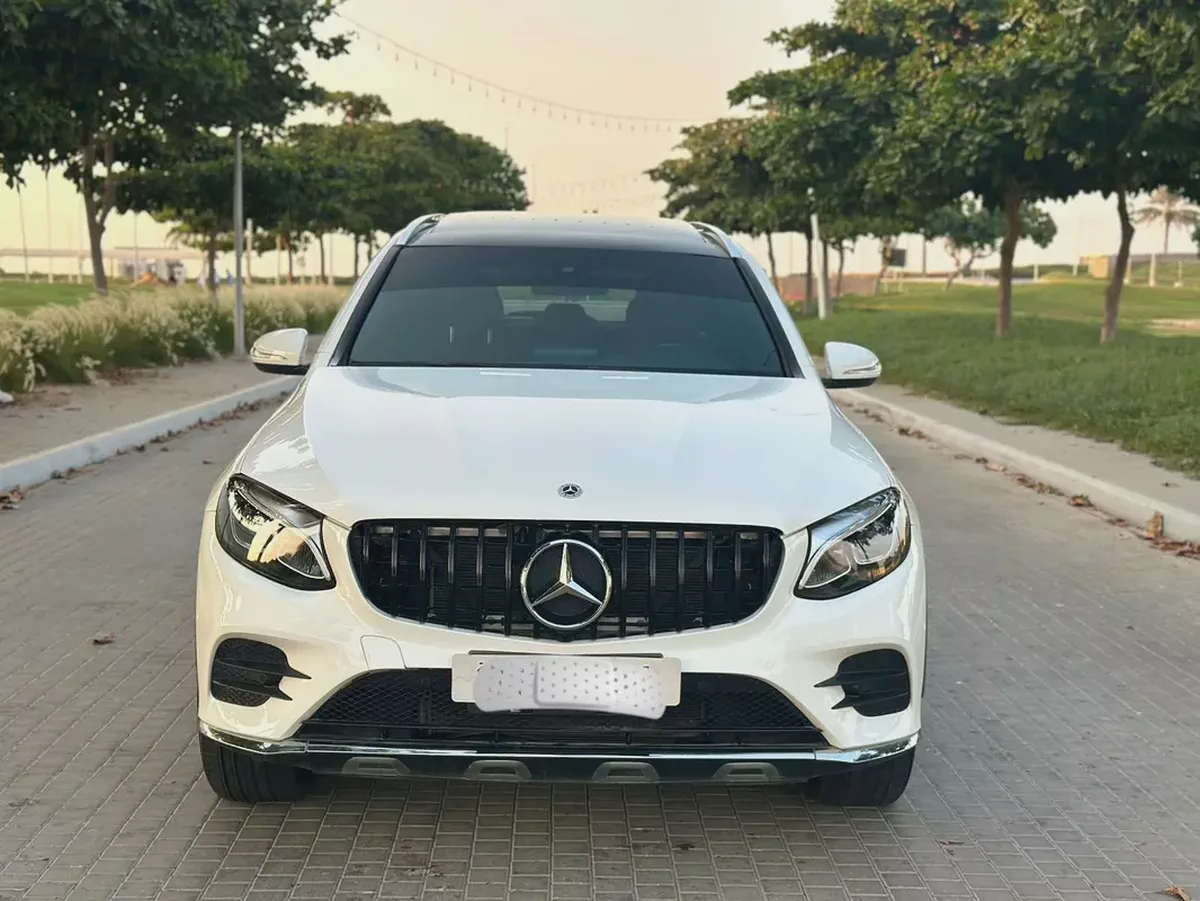 Mercedes-Benz GLC 300 4MATIC 2019 - American Specs - GCC Resale-2-2