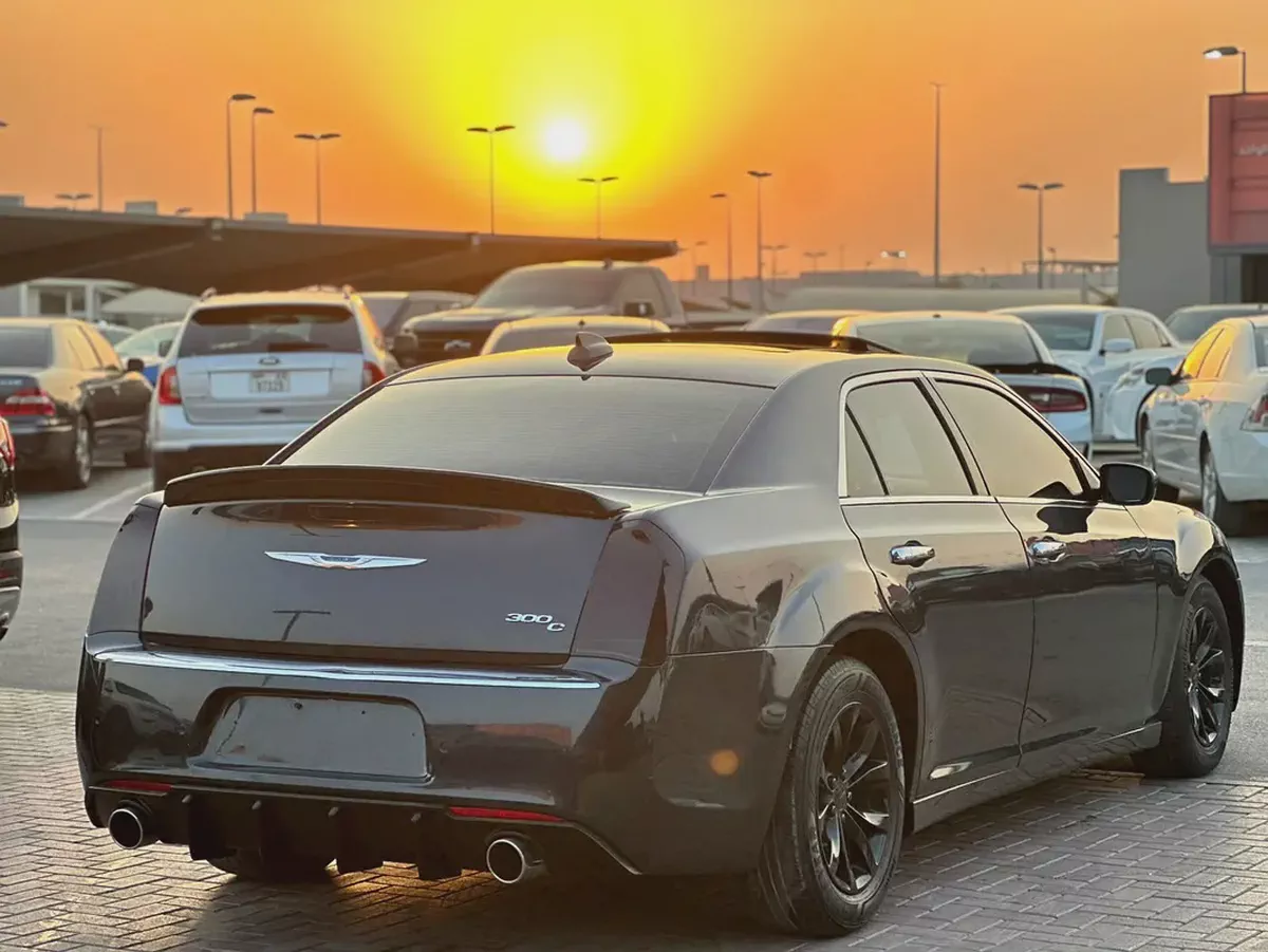 كرايسلرs300 2017 مواصفات امريكية 6 سلندر بحالة جيدة-5-5