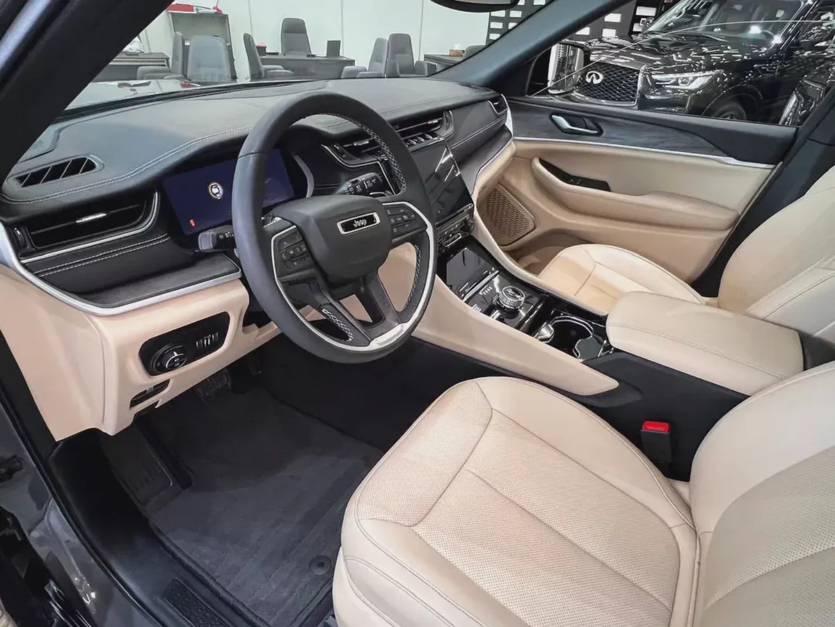 !! 2023 !! Jeep | Grand Cherokee L | Limited | GCC Spec | Under Dealers Warranty | Just 51000 Driven-10-10