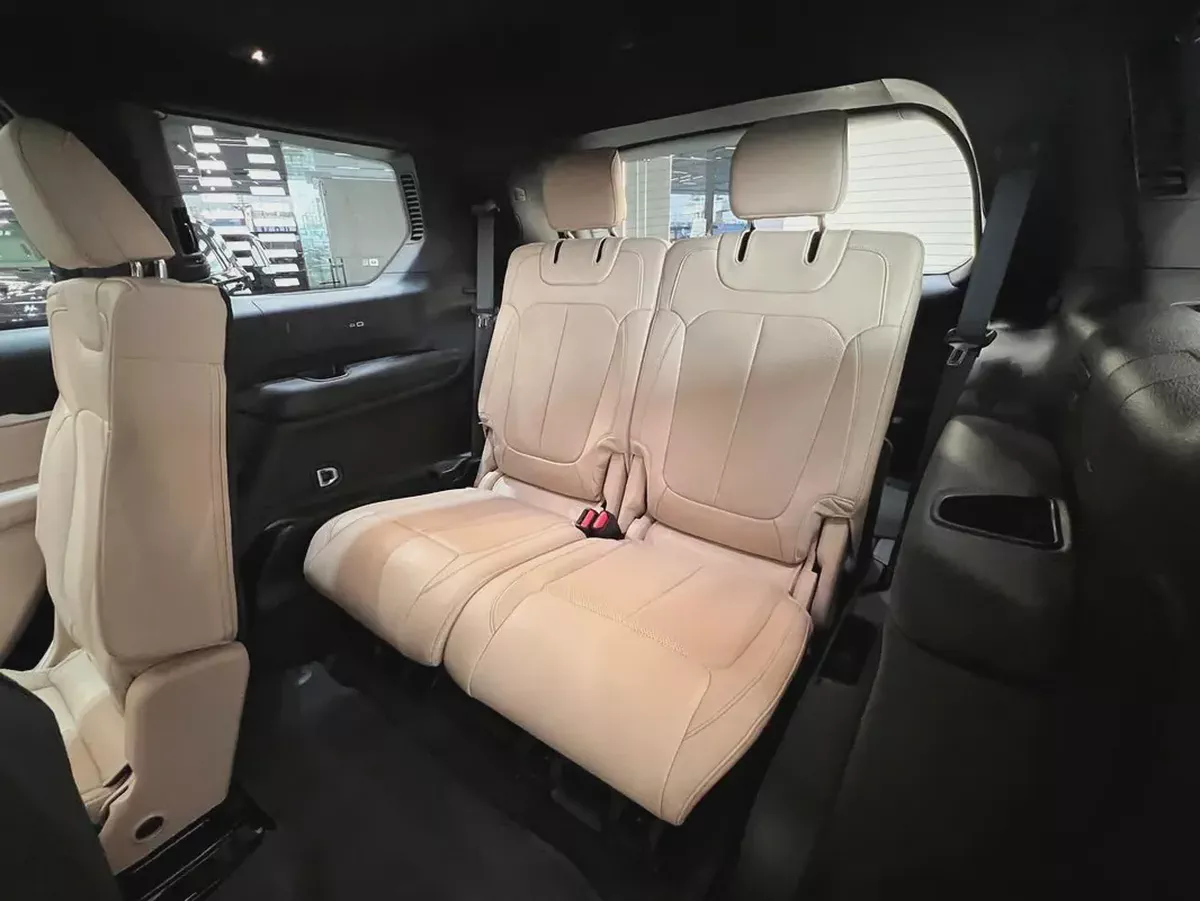 !! 2023 !! Jeep | Grand Cherokee L | Limited | GCC Spec | Under Dealers Warranty | Just 51000 Driven-17-17