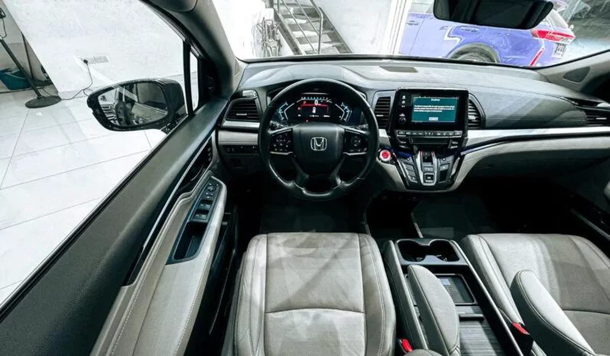 2019 Honda Odyssey Touring 3.5L V6 // EMI starting from 1,650 AED-4-4
