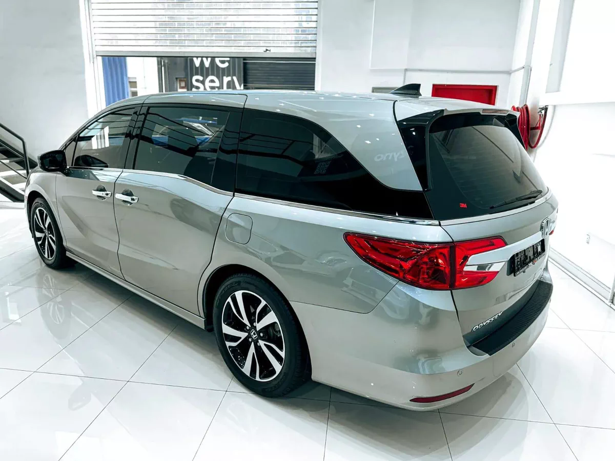 2019 Honda Odyssey Touring 3.5L V6 // EMI starting from 1,650 AED-2-2
