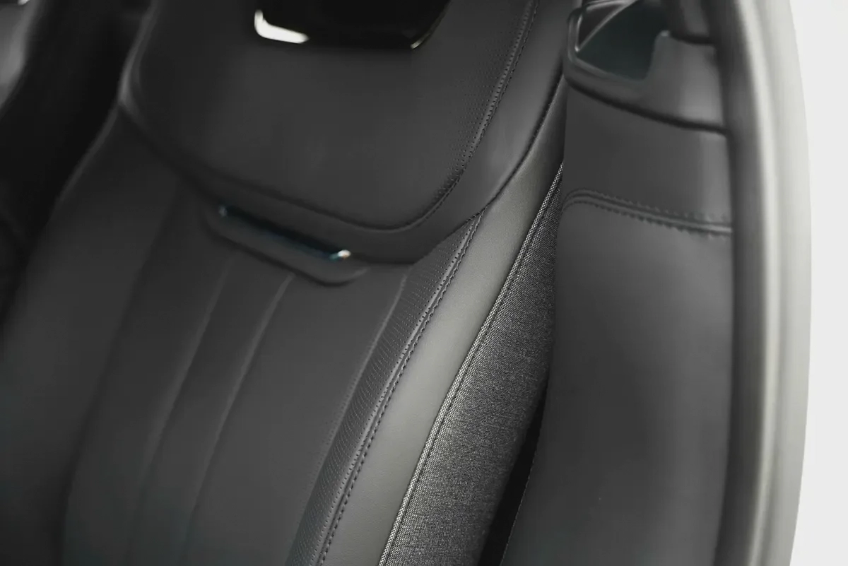2025 RANGE ROVER SV WITH WARRANTY-7-7