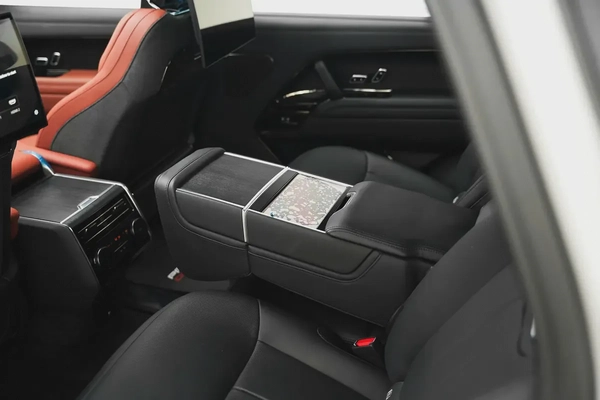 2025 RANGE ROVER SV WITH WARRANTY