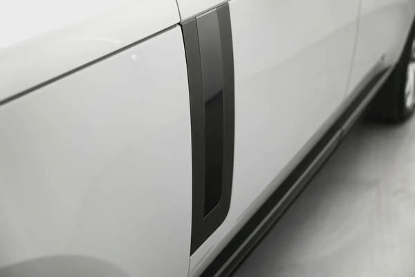 2025 RANGE ROVER SV WITH WARRANTY