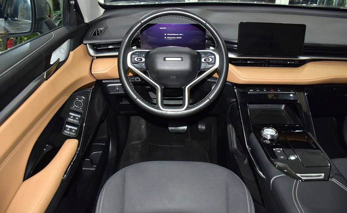 Haval H6 2.0 GDiT ( 2023 Model ) in Grey Color GCC Specs