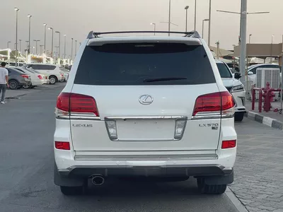 لكزس LX570 ابيضLexus LX 570 Sport 2015 | GCC Specs | Pristine Condition-4