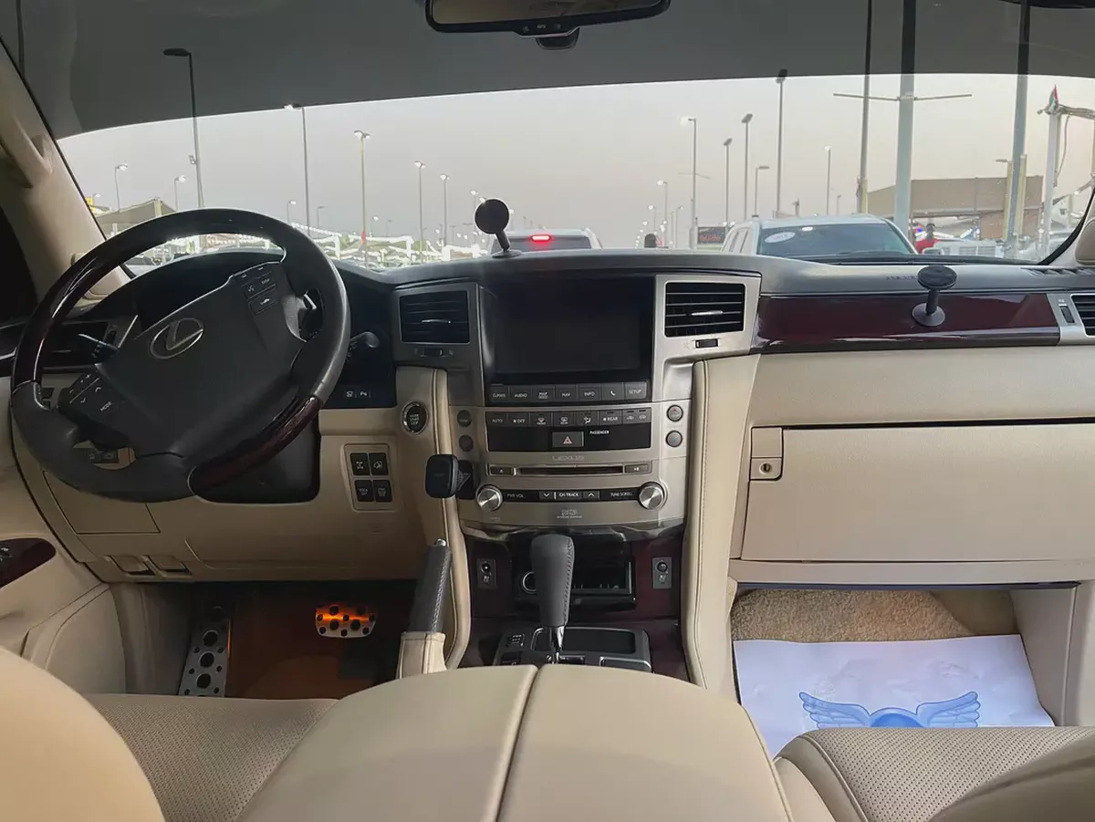 لكزس LX570 ابيضLexus LX 570 Sport 2015 | GCC Specs | Pristine Condition-18-18