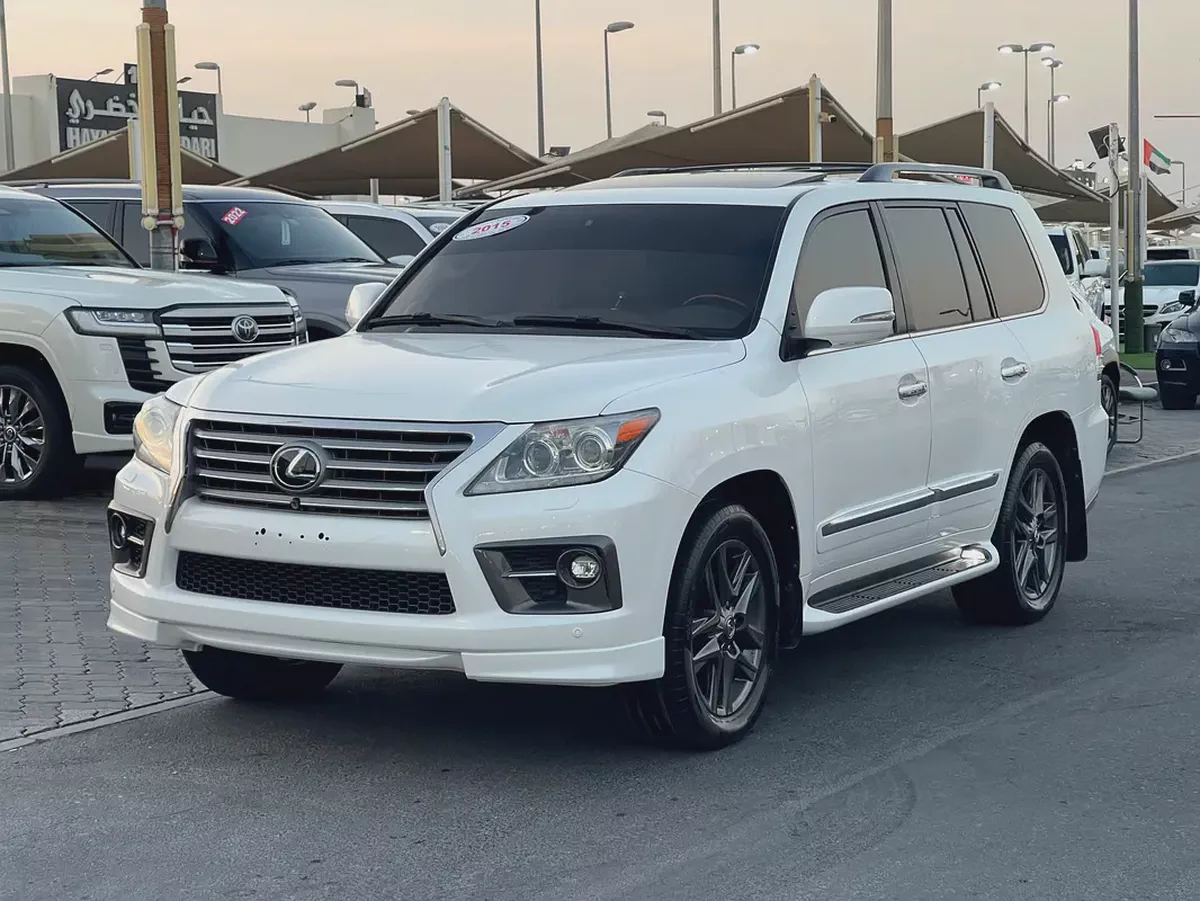لكزس LX570 ابيضLexus LX 570 Sport 2015 | GCC Specs | Pristine Condition-1-1