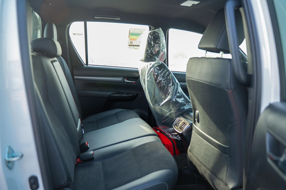 TOYOTA HILUX GR SPORT 4.0 GCC 2024 MODEL-5-5