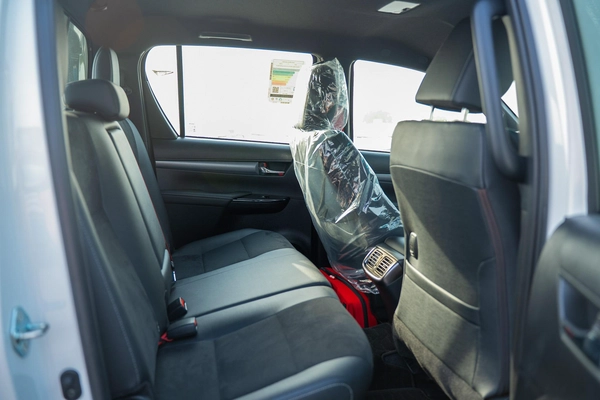 TOYOTA HILUX GR SPORT 4.0 GCC 2024 MODEL