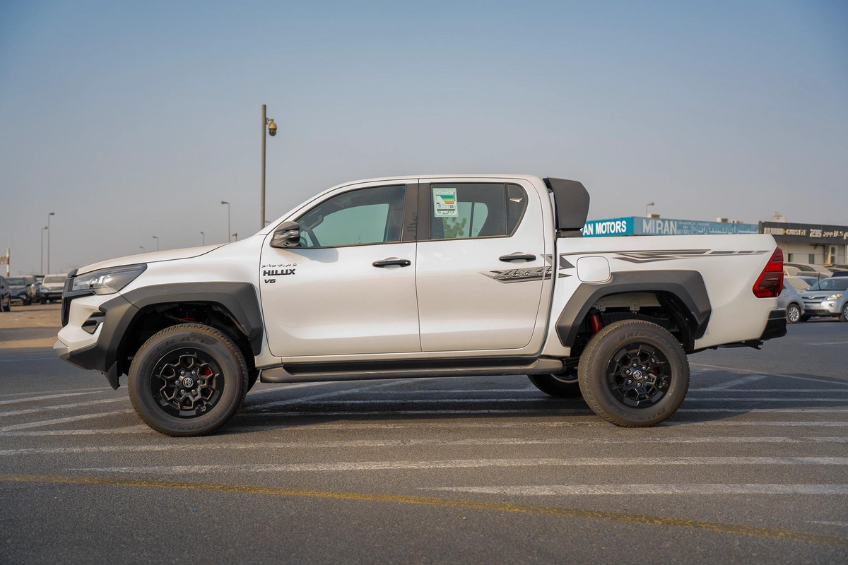 TOYOTA HILUX GR SPORT 4.0 GCC 2024 MODEL-11-11