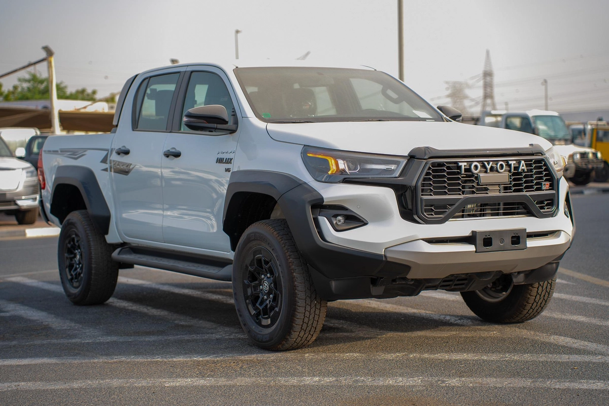 TOYOTA HILUX GR SPORT 4.0 GCC 2024 MODEL-15-15