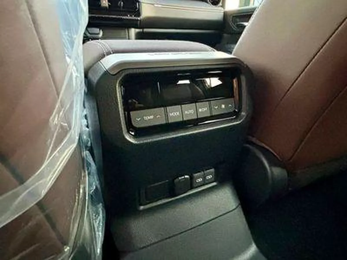 Toyota Prado VXR TXL3 -2.4 Turbo without radar with cooling seats GCC Specs-11-11