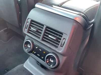 Land Rover Range Rover Velar R-DYNAMIC SE P250 4 cylinder-12