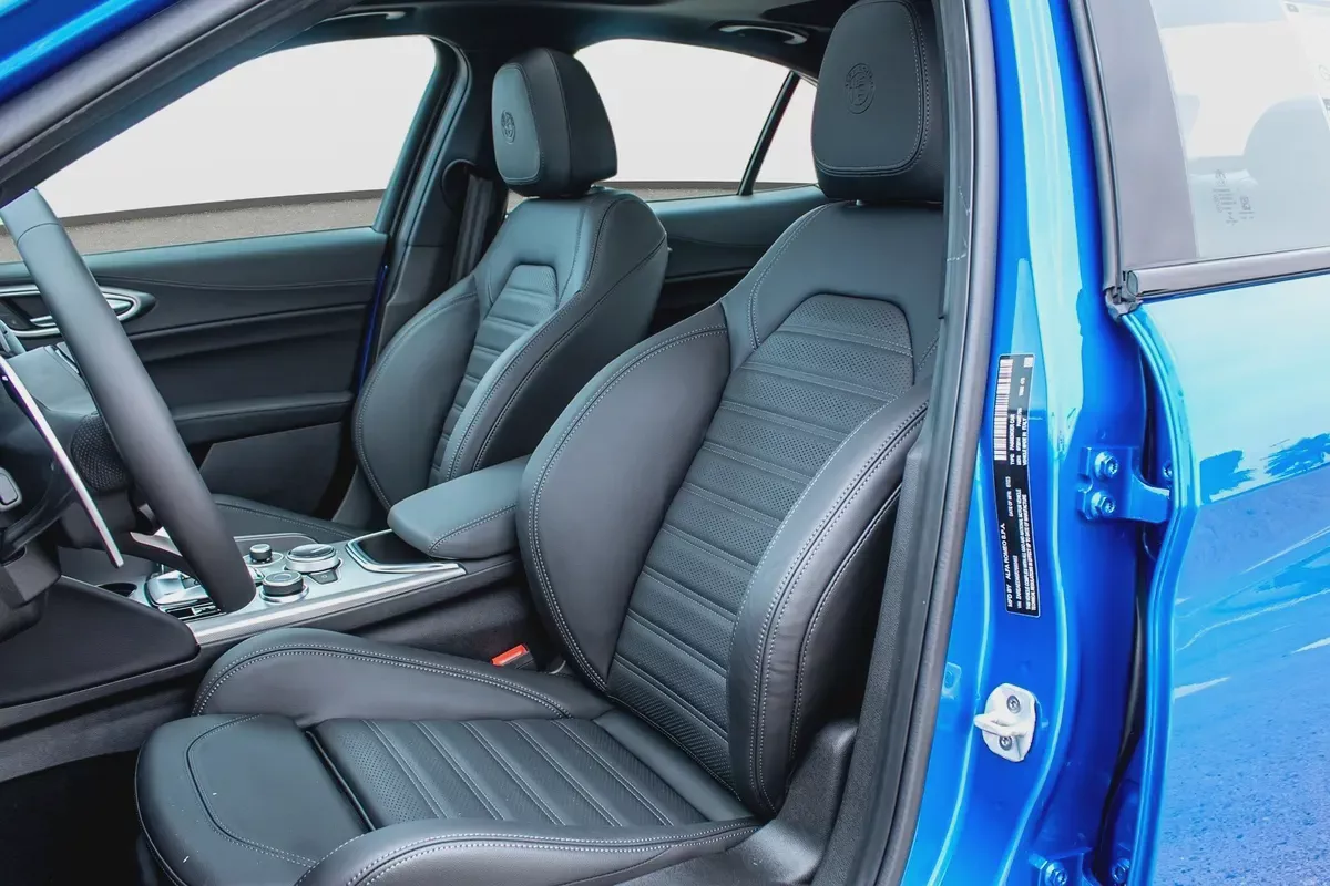 AED 1,992/ Month | Alfa Romeo | Giulia Veloce MCA | 2024 | Gargash Warranty and Service-6-6