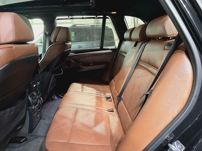 Only 62000 km - GCC - Single Owner- Pristine Condition-11