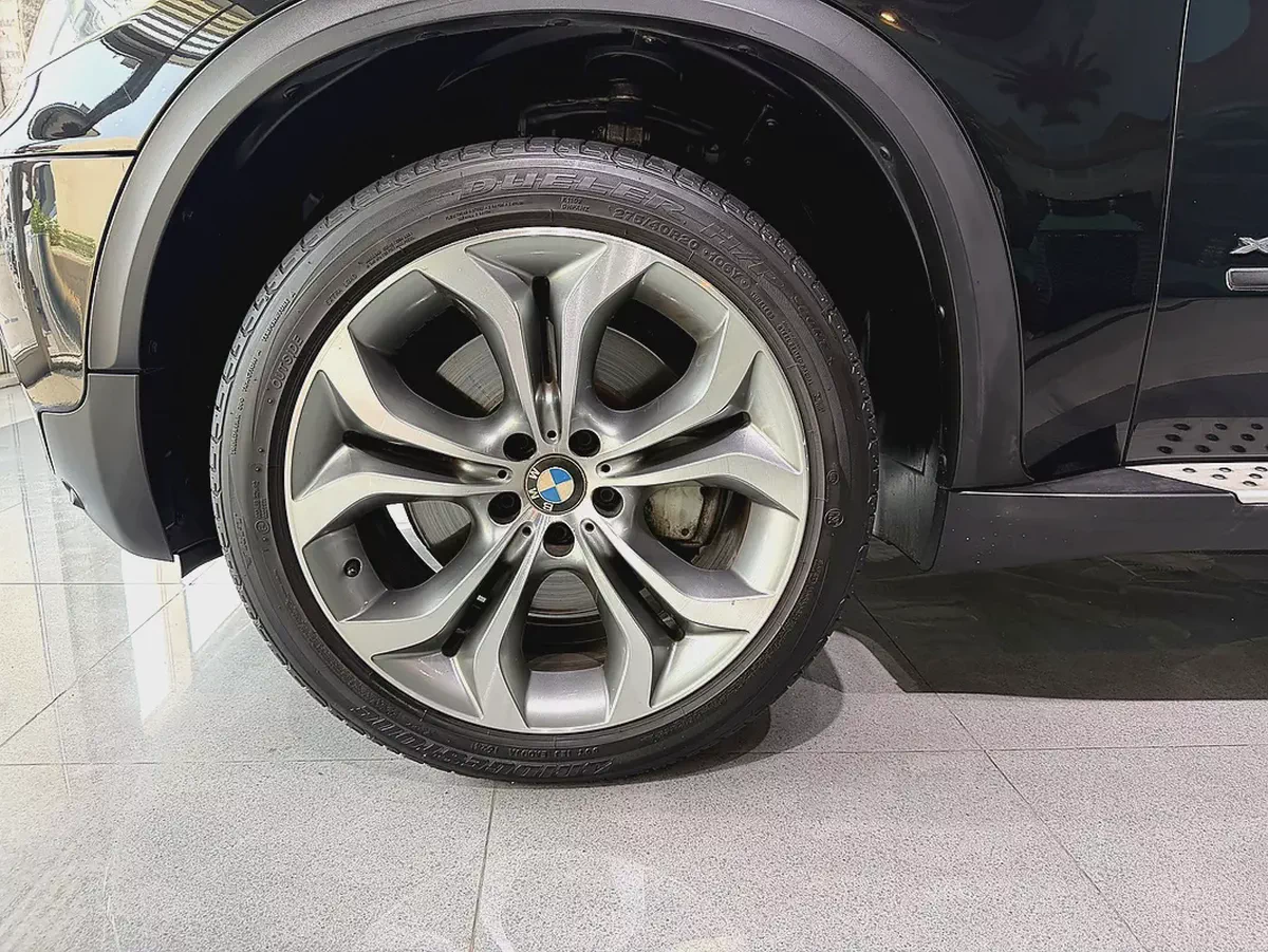 Only 62000 km - GCC - Single Owner- Pristine Condition-16-16