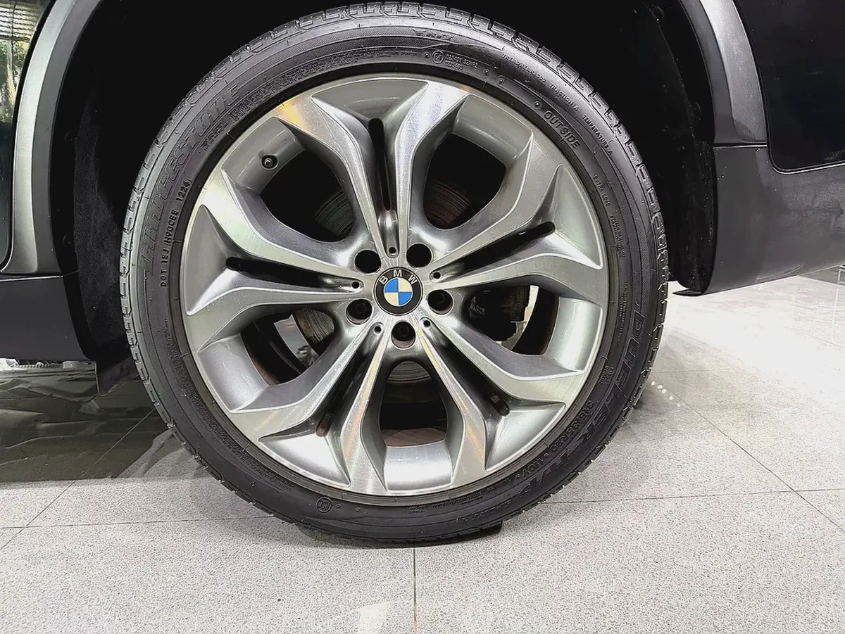 Only 62000 km - GCC - Single Owner- Pristine Condition-17-17