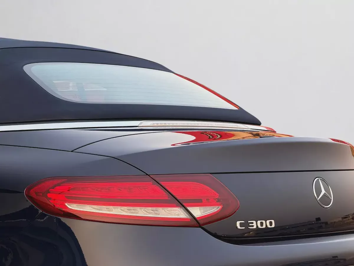 AED 1,440 P.M | 0% DOWN PAYMENT | MERCEDES-BENZ C300 COUPE | 2021 | AMERICAN SPECS-5-5