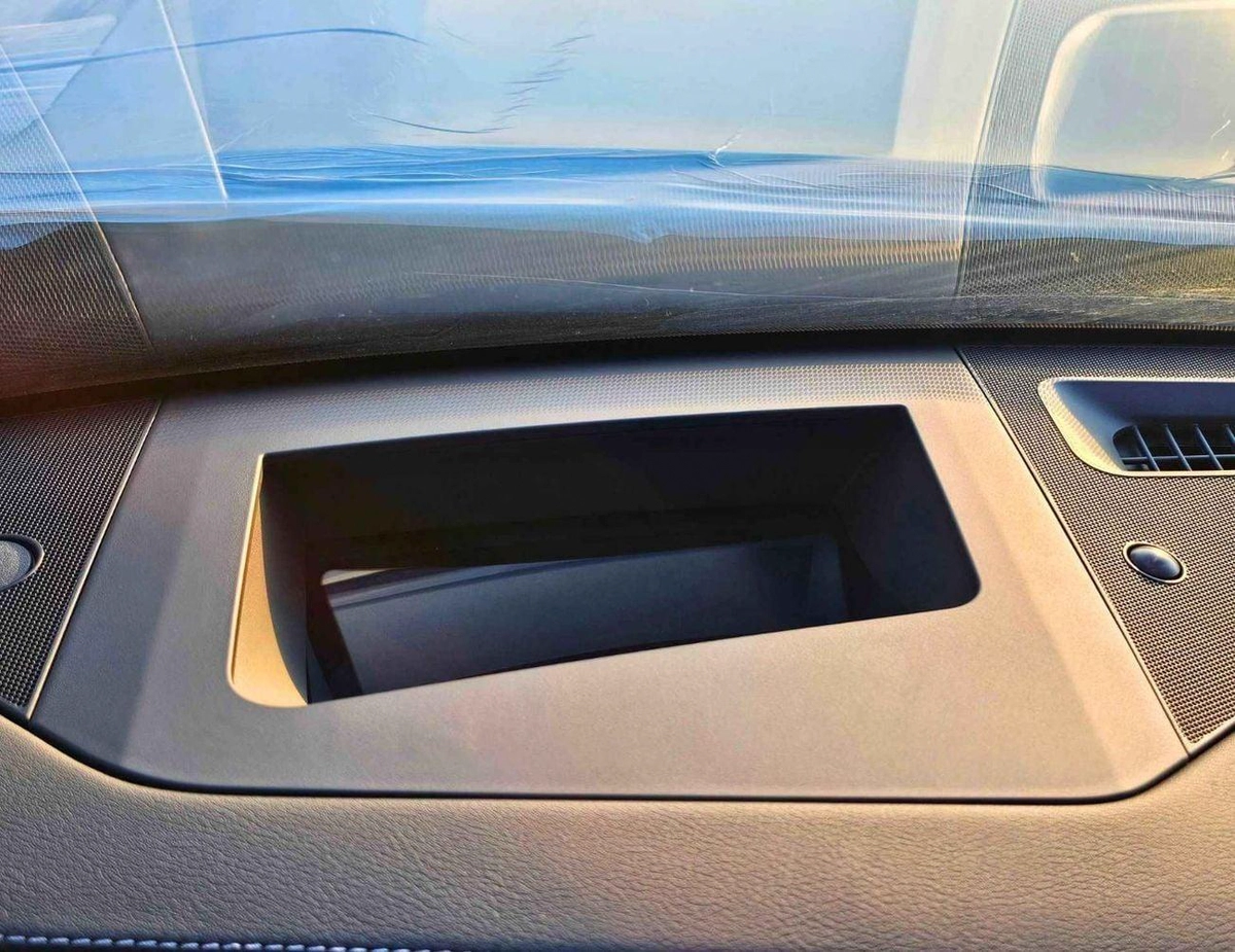 Nissan Patrol SE PLATINUM /3.8L V6 /LEATHER WITH PWR SEATS/PANORAMIC ROOF/360*CAMERA/F/OPTIONN-8-8