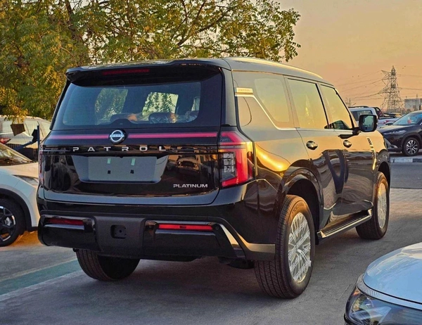 Nissan Patrol SE PLATINUM /3.8L V6 /LEATHER WITH PWR SEATS/PANORAMIC ROOF/360*CAMERA/F/OPTIONN