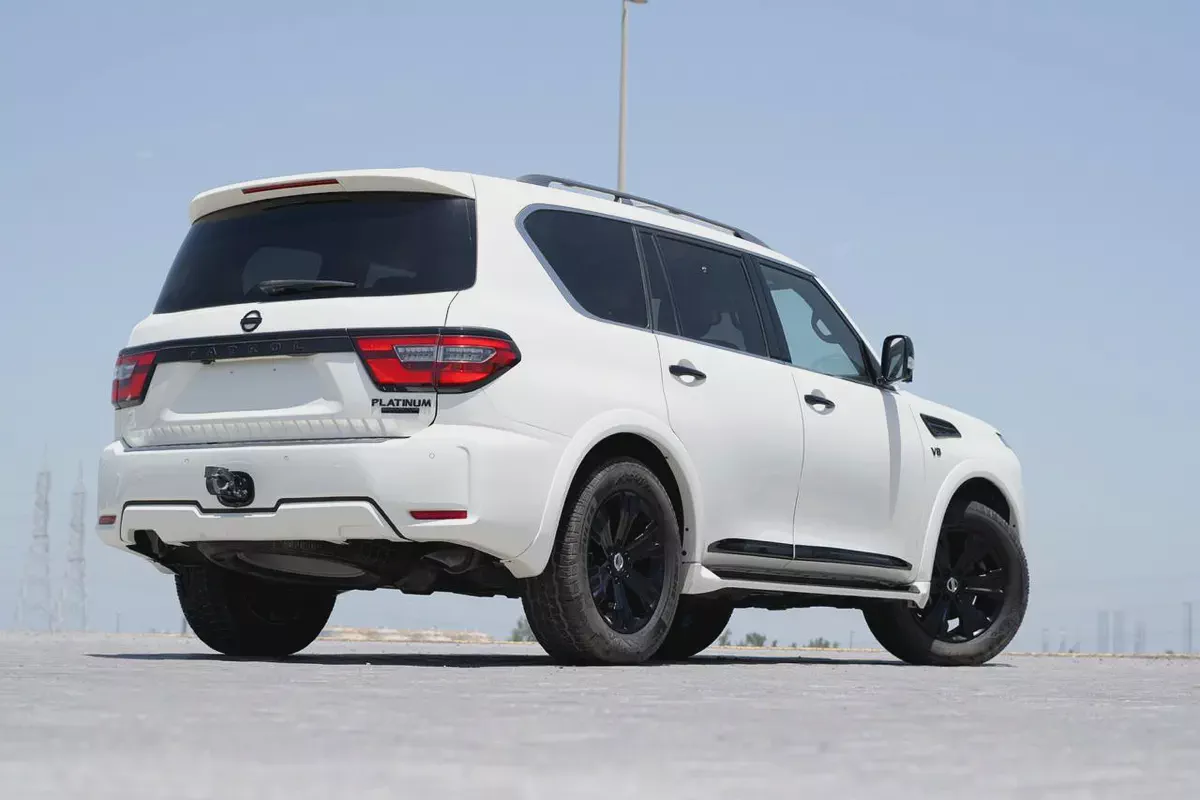 Nissan Armada Platinum 2020 - American Specs-4-4