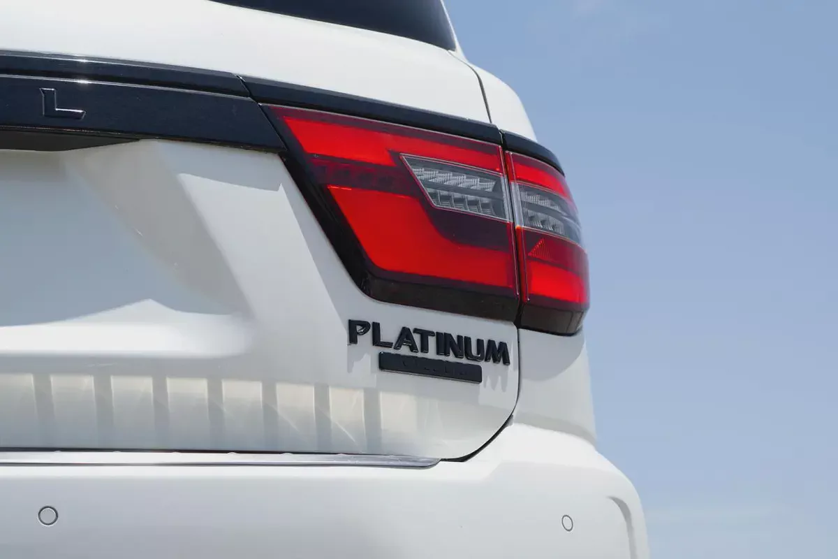 Nissan Armada Platinum 2020 - American Specs-5-5