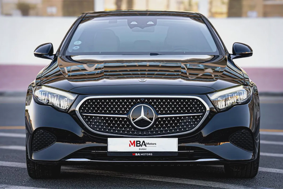 2025 | Mercedes E200 Black | Low Mileage | Brand new | Clean title | Warranty |-2-2