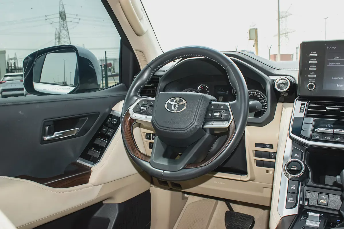 2023 - TOYOTA LAND CRUISER GXR 4.0 - UNDER WARRANTY GCC SPECS - EXCELLENT CONDITION-11-11
