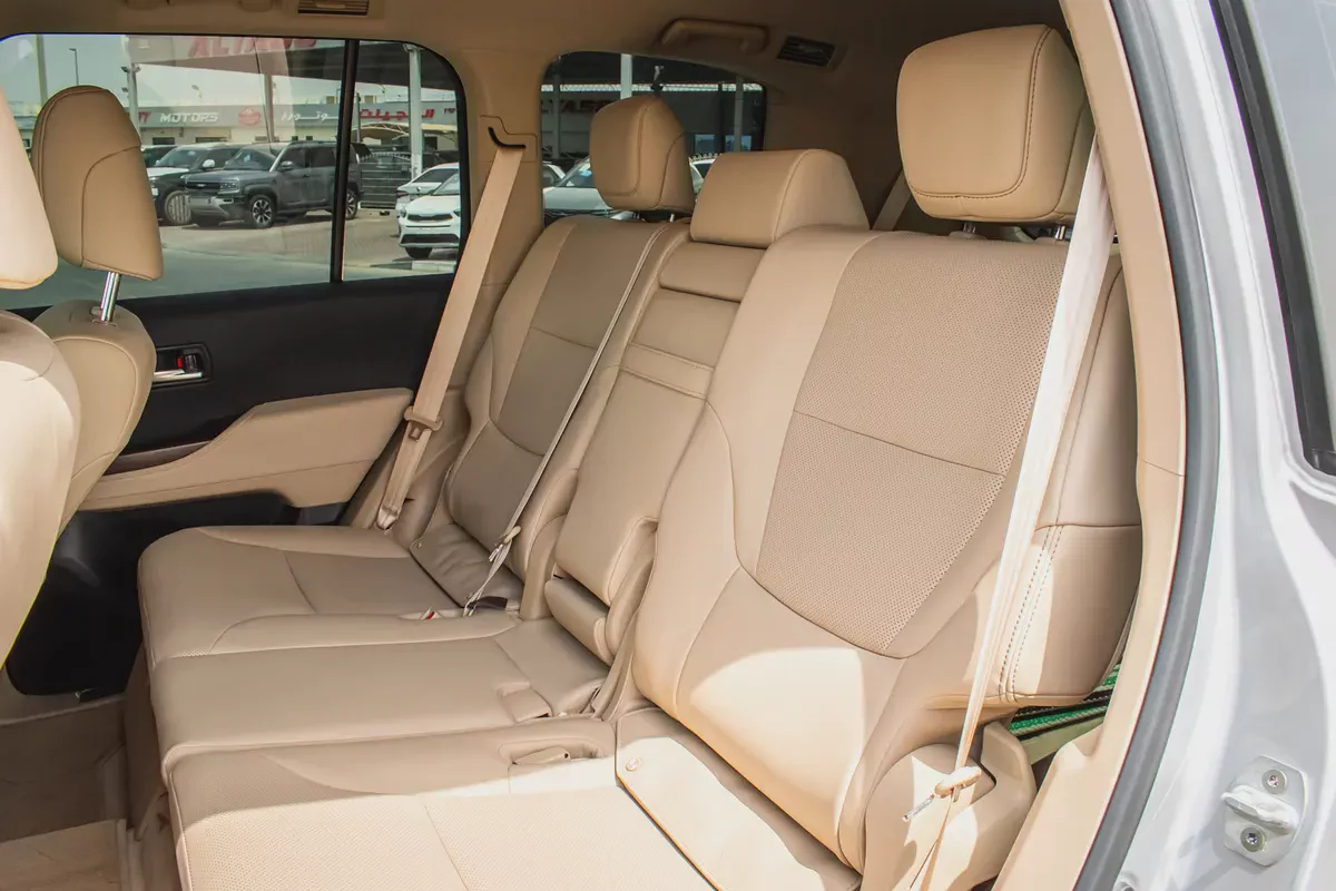 2023 - TOYOTA LAND CRUISER GXR 4.0 - UNDER WARRANTY GCC SPECS - EXCELLENT CONDITION-16-16