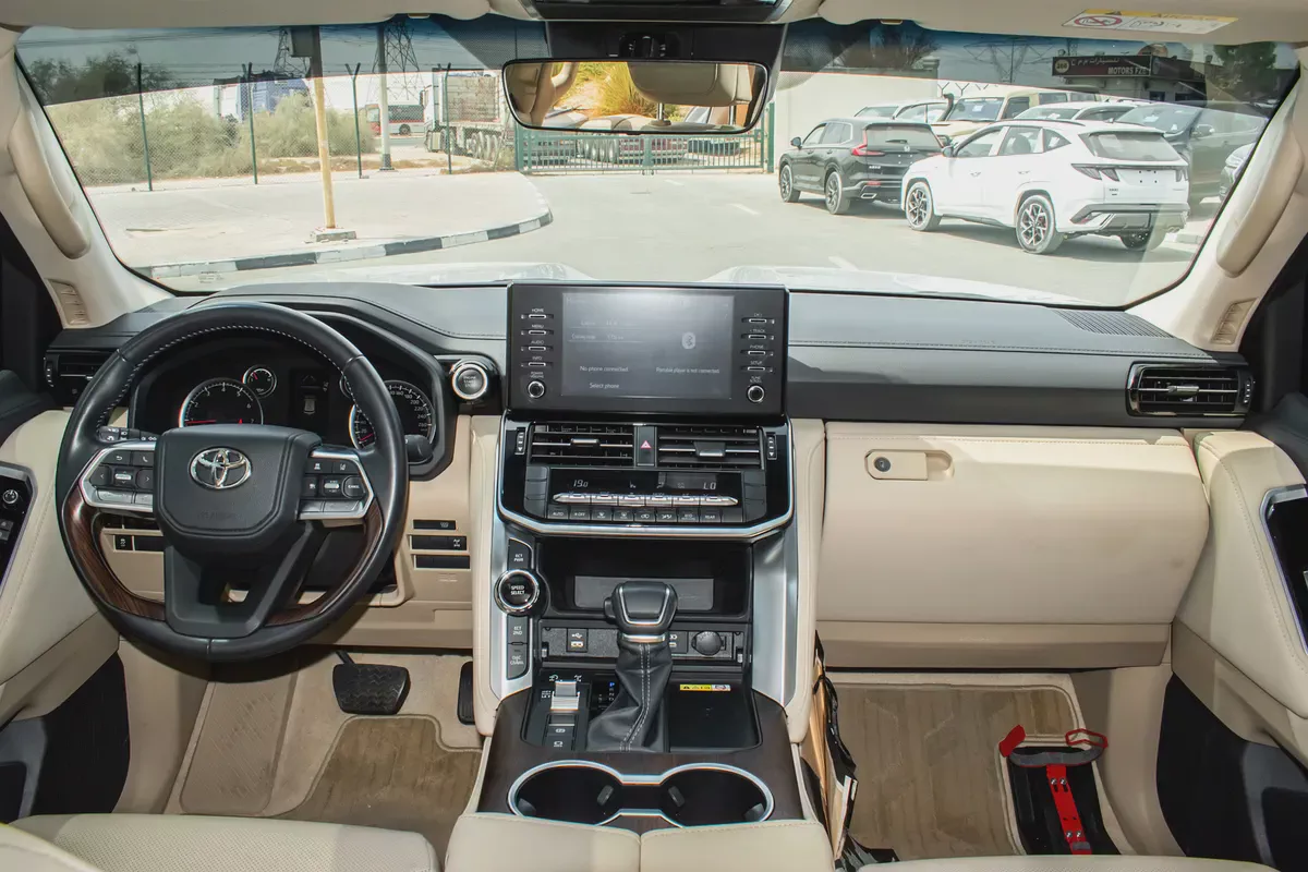 2023 - TOYOTA LAND CRUISER GXR 4.0 - UNDER WARRANTY GCC SPECS - EXCELLENT CONDITION-8-8