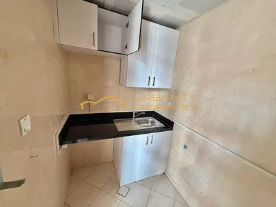 Ideal Location || Showroom For Rent || Port Saeed ||-2