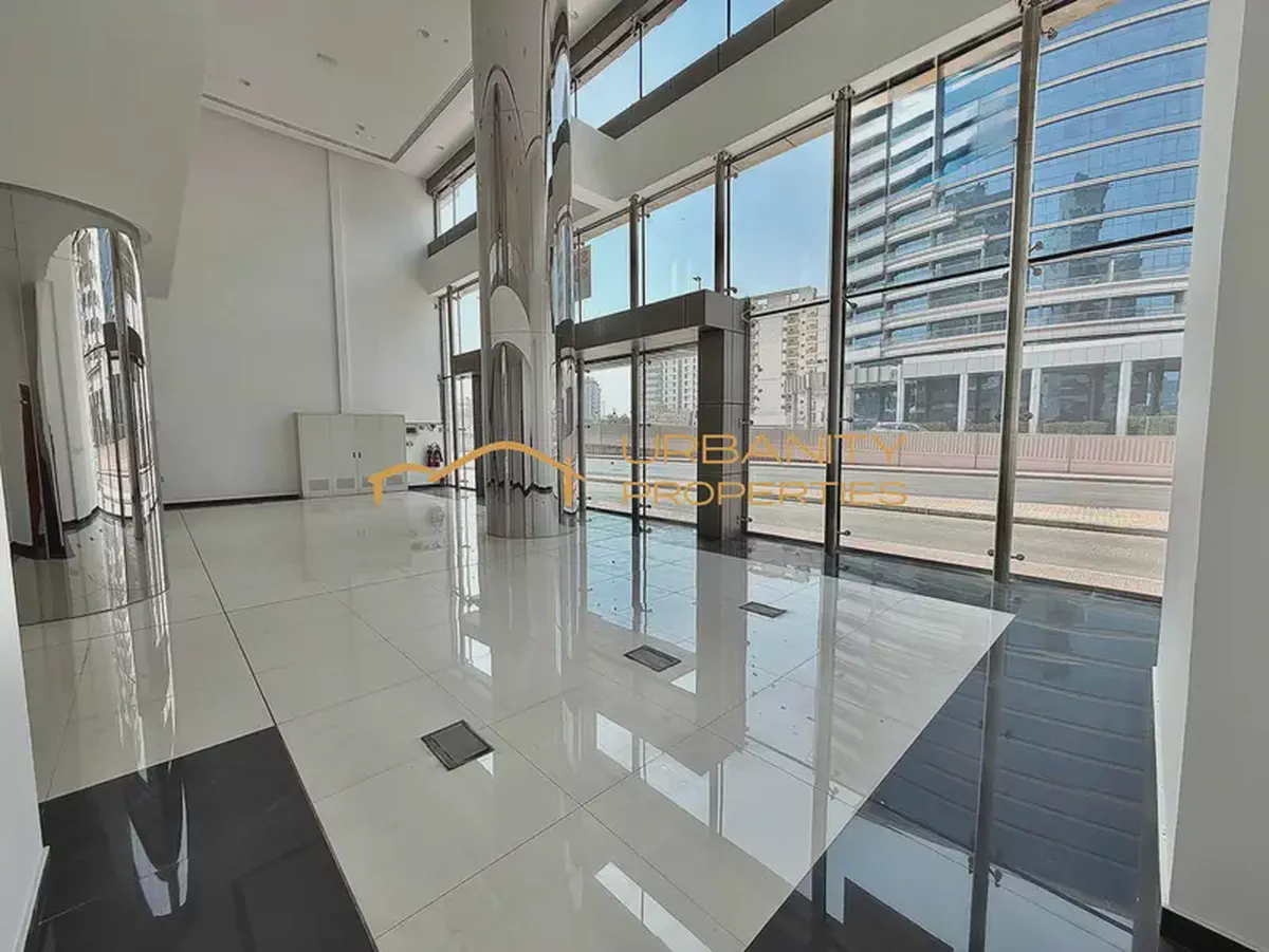 Ideal Location || Showroom For Rent || Port Saeed ||