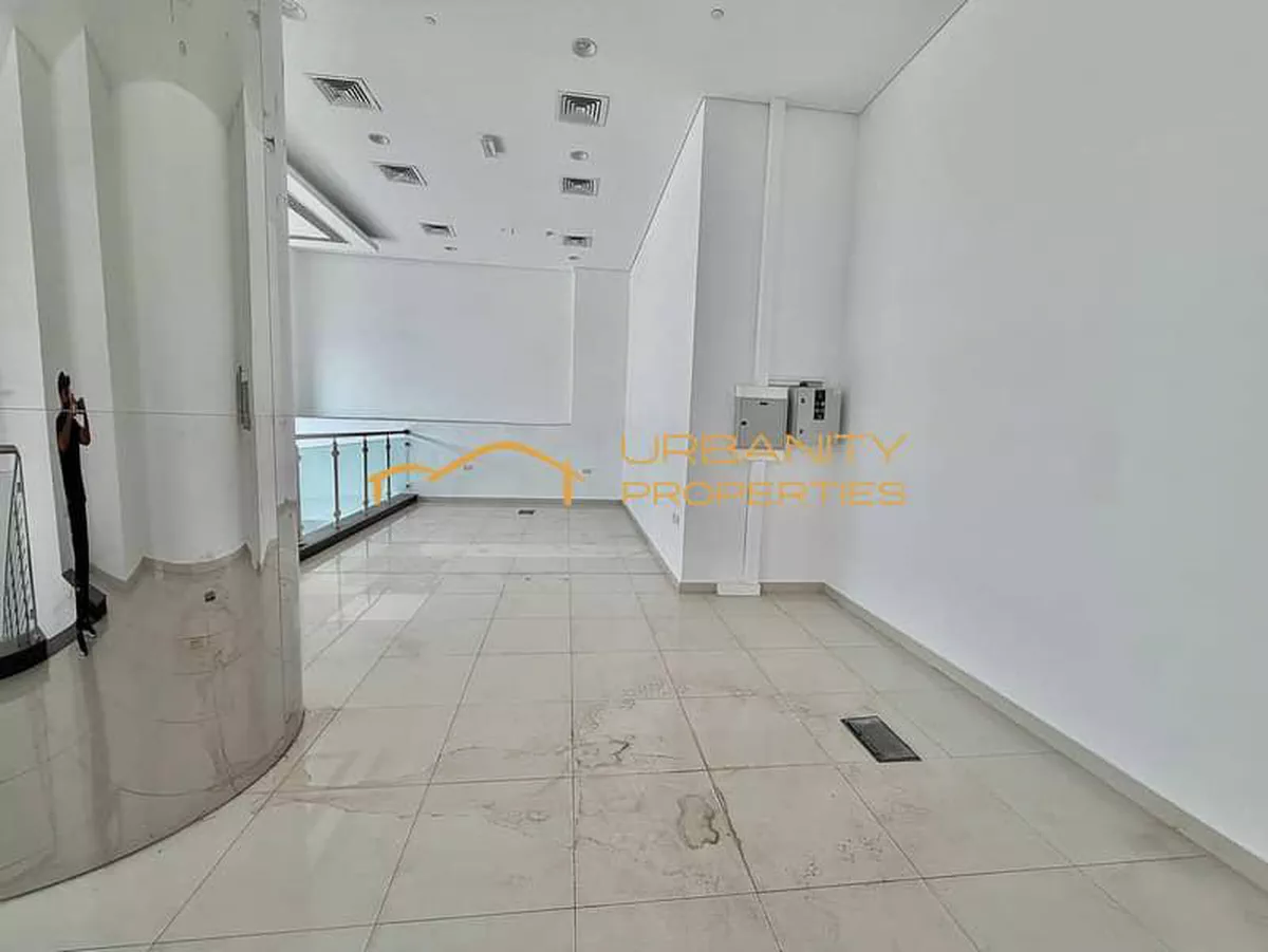 Ideal Location || Showroom For Rent || Port Saeed ||-5-5