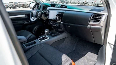 Toyota Hilux SGLX Toyota hilux 2.4L diesel 2025 full option for export only-15