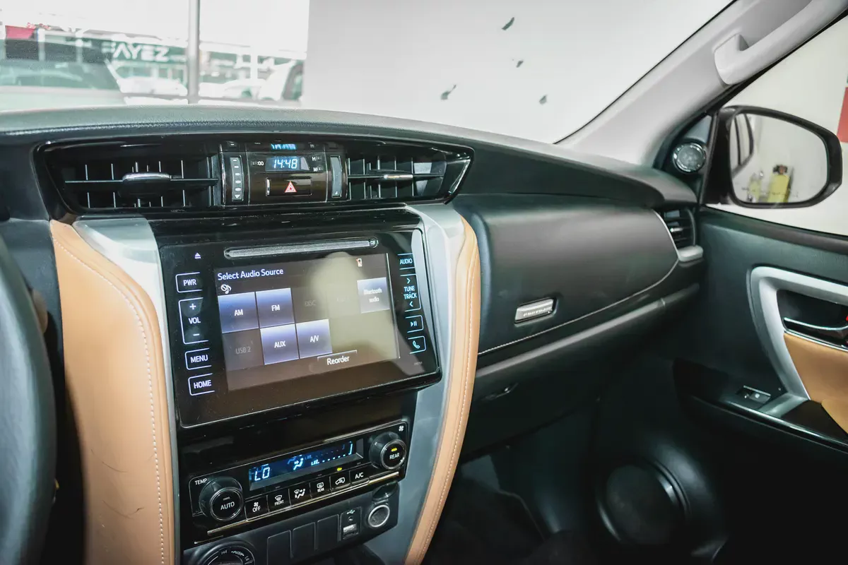 1 YR / 20,000 KM WARRANTY | 4.0 GXR | 6 CYLINDER | AED 1550-10-10