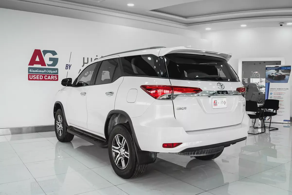 1 YR / 20,000 KM WARRANTY | 4.0 GXR | 6 CYLINDER | AED 1550-5-5
