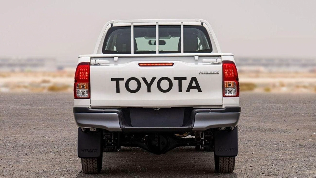 Toyota Hilux GL Toyota hilux 2.4L diesel basic option My25